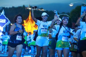 BIB: 355, 072
                            <button type="button" onclick="openModal(22341656)" class="btn btn-primary btn-sm float-right btn-popup" data-toggle="modal" data-target=".modal-high-quality">
                        <i class="fas fa-shopping-cart"></i> Add to Cart
                    </button>
                                            <button type="button" onclick="isThisMe(22341656, true)" class="btn btn-success btn-sm float-right btn-popup btn-isme hidden" data-toggle="tooltip" data-placement="bottom" title="นี่คือรูปของคุณใช่ไหม คลิกที่นี่เพื่อเอาเข้าอัลบั้ม">
                        <i class="fas fa-plus"></i> Add to album
                    </button>
                    <button type="button" onclick="isThisMe(22341656, false)" class="btn btn-warning btn-sm float-right btn-popup btn-isnotme hidden">
                        <i class="fas fa-ban"></i> Remove from album
                    </button>